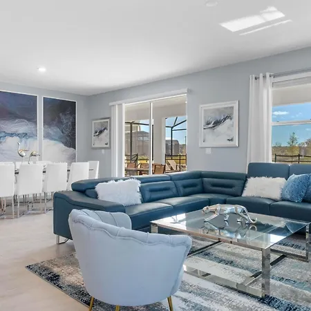 9 Bedroom- 5 Bathroom Storey Lake 4396 Qs